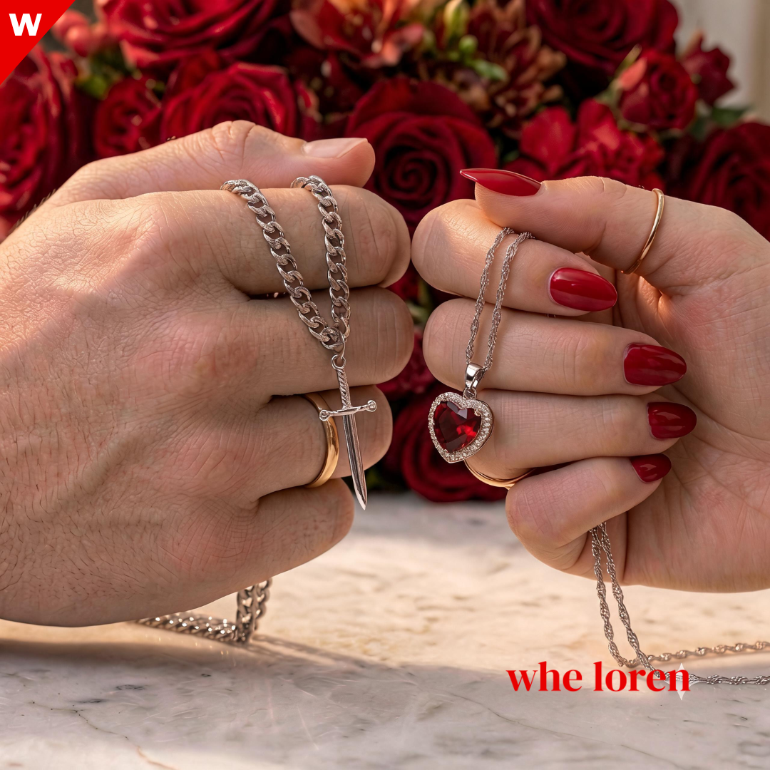 collar para parejas , corazon y daga.
