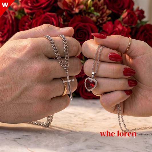 collar para parejas , corazon y daga.
