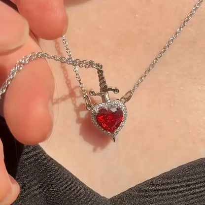 Collar Para Compartir Corazón Y Daga